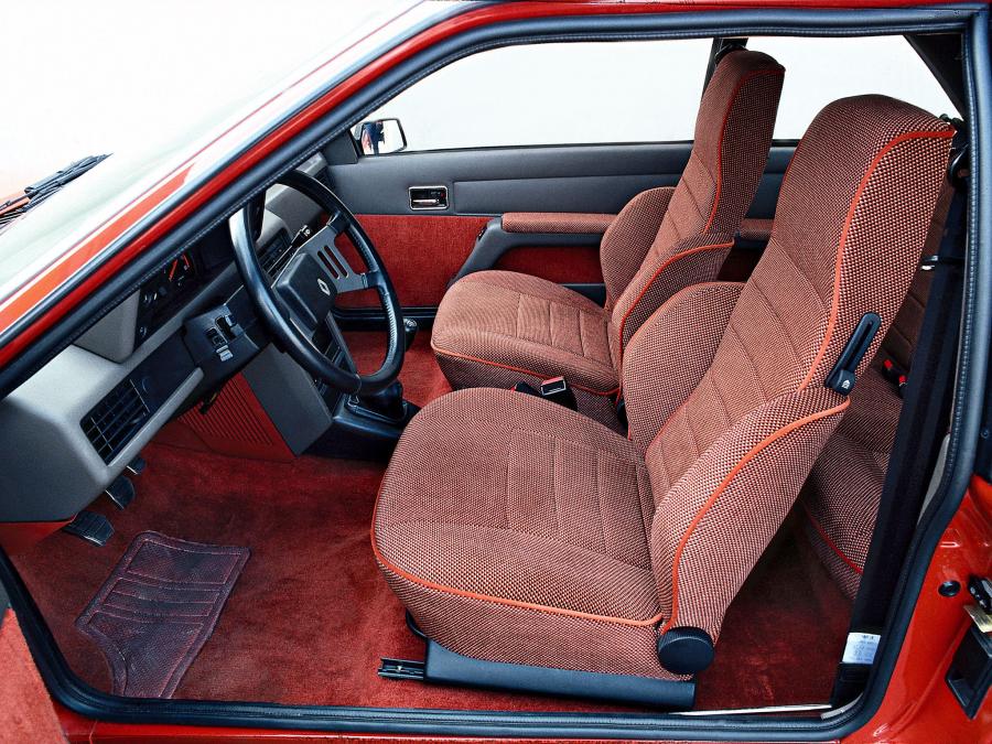  Renault Fuego GTX 1981 года  (фото 3 из 5)